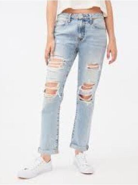 American Eagle Tom Girl light Blue button fly Ripped Boyfriend Jeans size 8